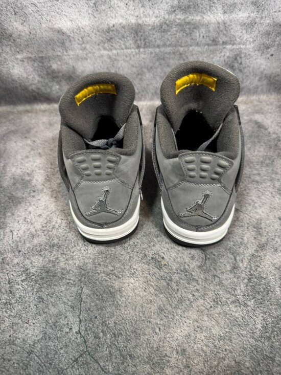 Size 7 | Jordan 4 Cool Grey No Box | Pre-Owned main image 4